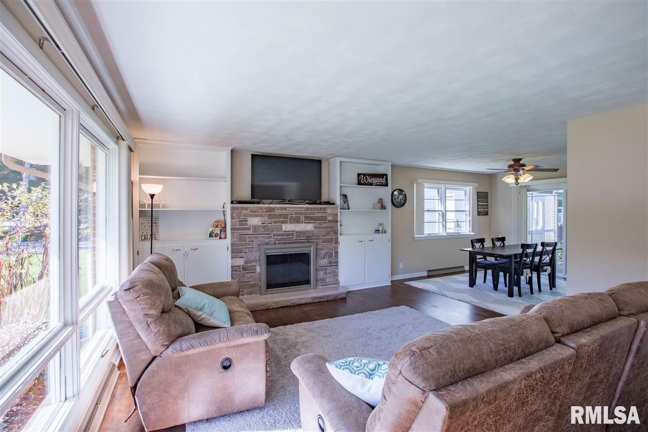 1001 Robin Road Muscatine, IA 52761 - Photo 6 of 23 Gallery Image 6