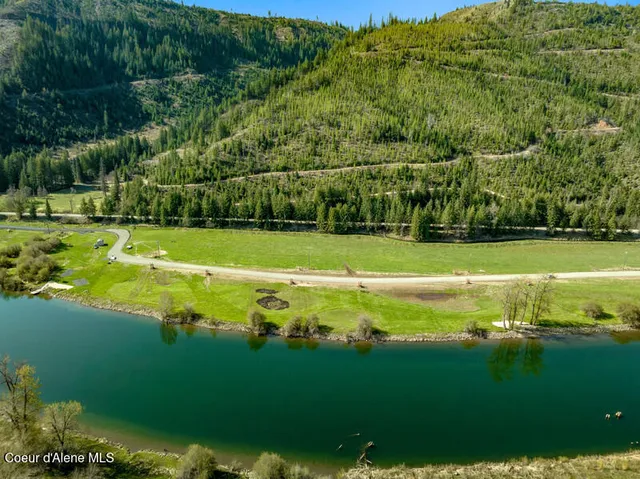 $200,000 | 20 Horn Hooked Ln Street, St. Maries, ID 83861