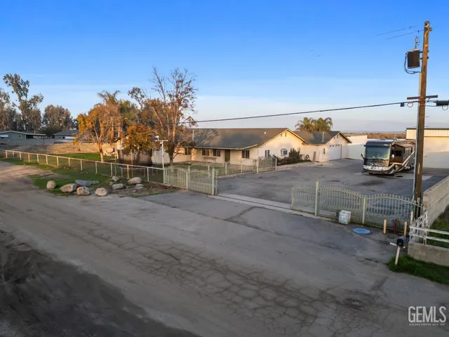$899,999 | Undisclosed Address, Bakersfield, CA 93307