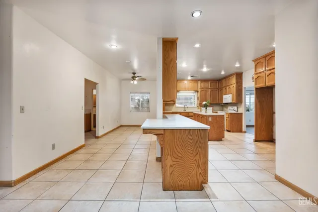 $899,999 | Undisclosed Address, Bakersfield, CA 93307