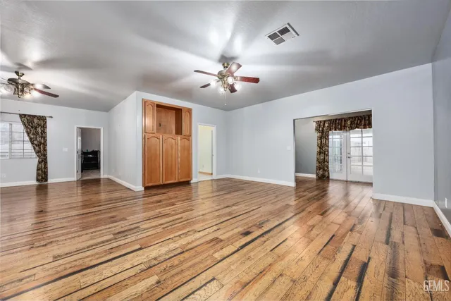 $899,999 | Undisclosed Address, Bakersfield, CA 93307