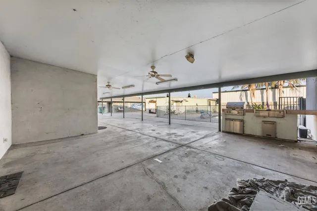 $899,999 | Undisclosed Address, Bakersfield, CA 93307