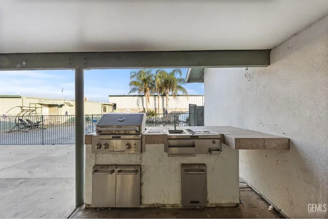 $899,999 | Undisclosed Address, Bakersfield, CA 93307