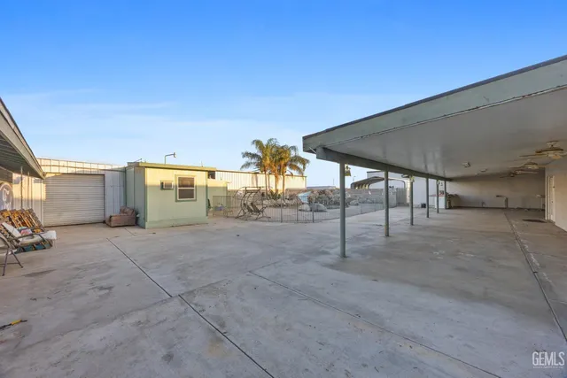 $899,999 | Undisclosed Address, Bakersfield, CA 93307