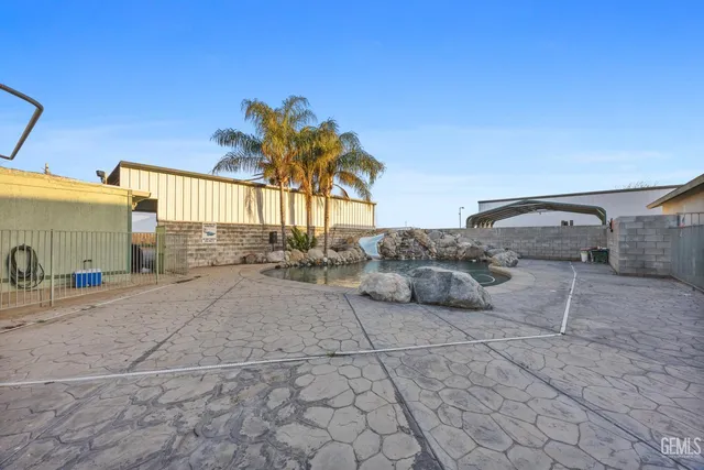 $899,999 | Undisclosed Address, Bakersfield, CA 93307