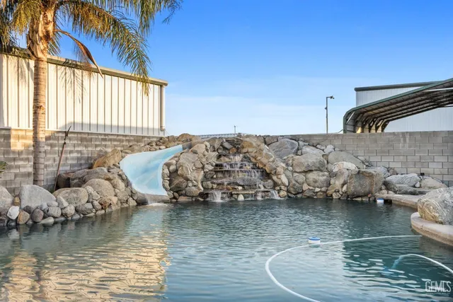 $899,999 | Undisclosed Address, Bakersfield, CA 93307