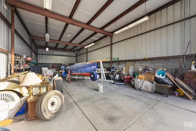 $899,999 | Undisclosed Address, Bakersfield, CA 93307