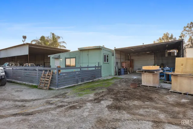 $899,999 | Undisclosed Address, Bakersfield, CA 93307