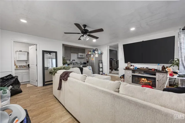 $899,999 | Undisclosed Address, Bakersfield, CA 93307