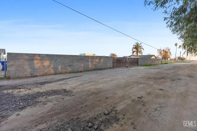 $899,999 | Undisclosed Address, Bakersfield, CA 93307