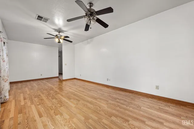 $899,999 | Undisclosed Address, Bakersfield, CA 93307