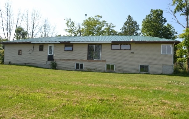 8806 West Pierce Road Sumner, MI 48889 - Photo 13 of 14 1836017-12.JPG
