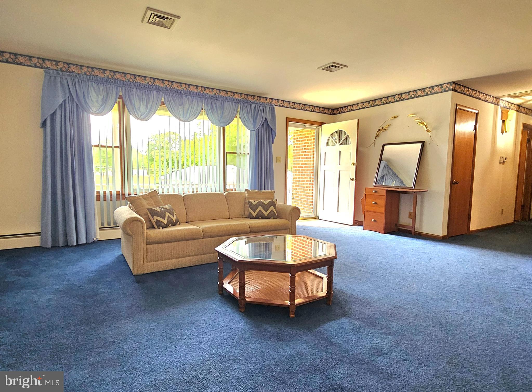 20098 Piney Point Road Callaway, MD 20620 - Photo 11 of 67 Living room