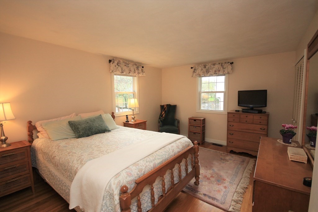 8 Danby Road Stoneham, MA 02180 - Photo 6 of 18 Gallery Image 6