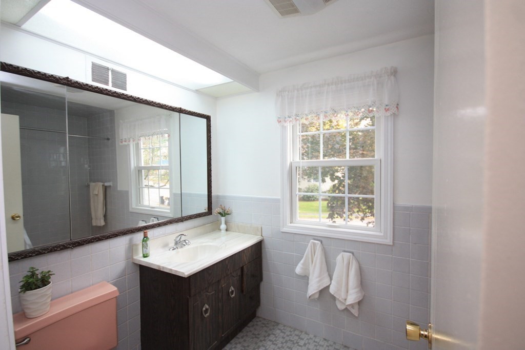8 Danby Road Stoneham, MA 02180 - Photo 9 of 18 Gallery Image 9