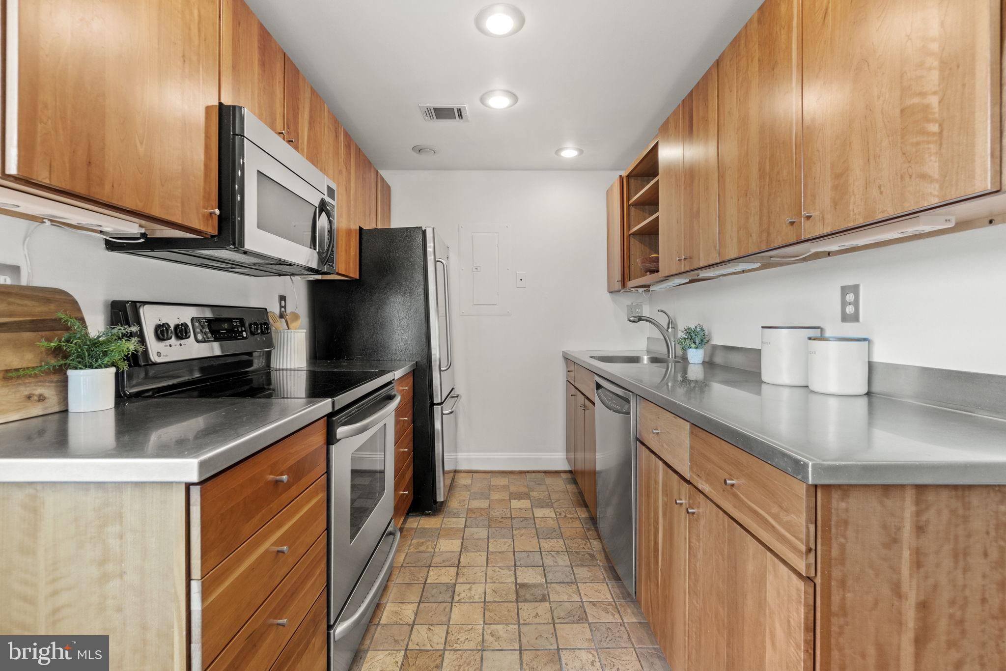 2001 16th Street Northwest, Unit 606 Washington, DC 20009 - Photo 9 of 34