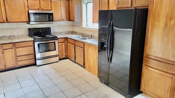 $1,675 | 1546 Daisey Bell Lane, Houston, TX 77067