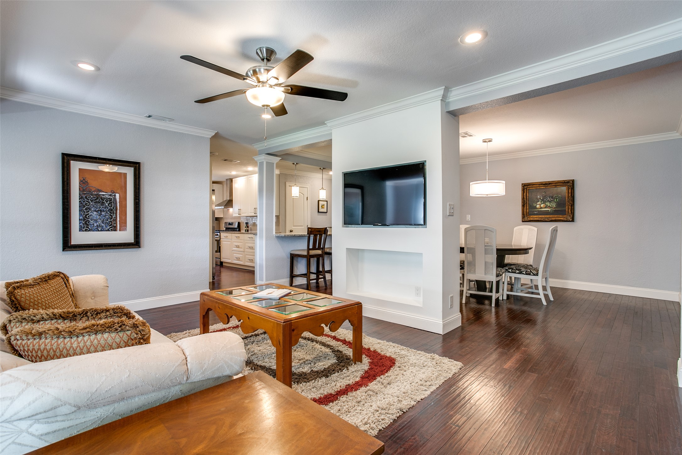332 Tuttle Road Terrell Hills, TX 78209 - Photo 15 of 25 a living room with furniture and wooden floor