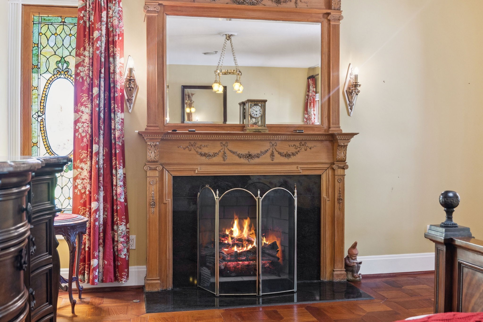 1374 Peter Pond Road Ashland City, TN 37015 - Photo 20 of 94 a view of a livingroom with furniture and chandelier fan
