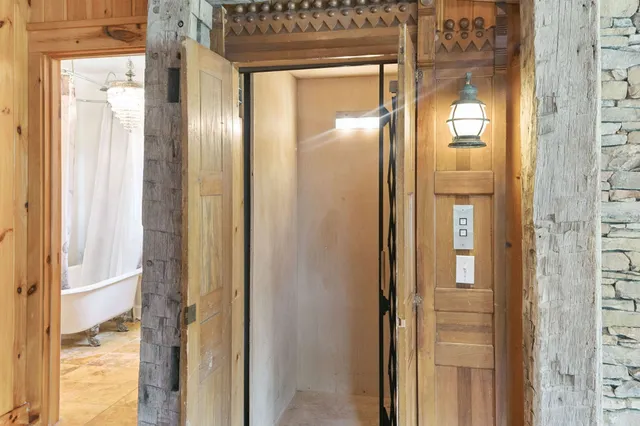 a view of a yard with an empty space