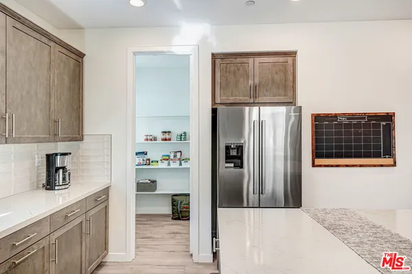 $679,000 | 27566 Manzanita Way, Valencia, CA 91381