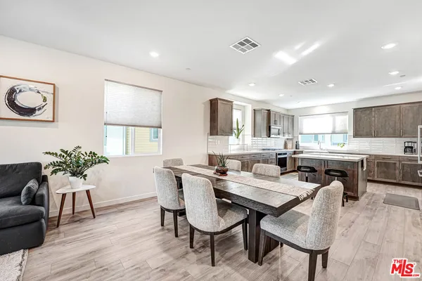 $679,000 | 27566 Manzanita Way, Valencia, CA 91381