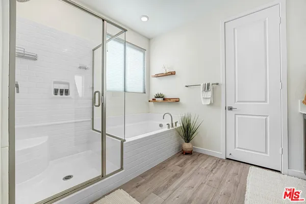 $679,000 | 27566 Manzanita Way, Valencia, CA 91381