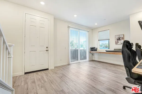 $679,000 | 27566 Manzanita Way, Valencia, CA 91381