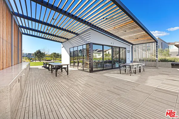 $679,000 | 27566 Manzanita Way, Valencia, CA 91381