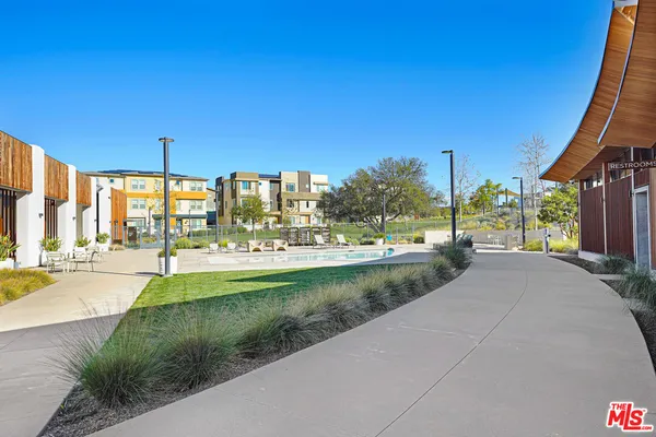 $679,000 | 27566 Manzanita Way, Valencia, CA 91381