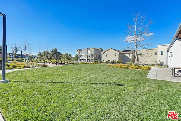 $679,000 | 27566 Manzanita Way, Valencia, CA 91381