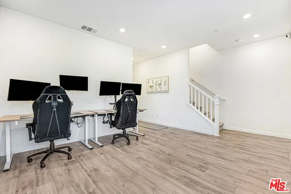 $679,000 | 27566 Manzanita Way, Valencia, CA 91381
