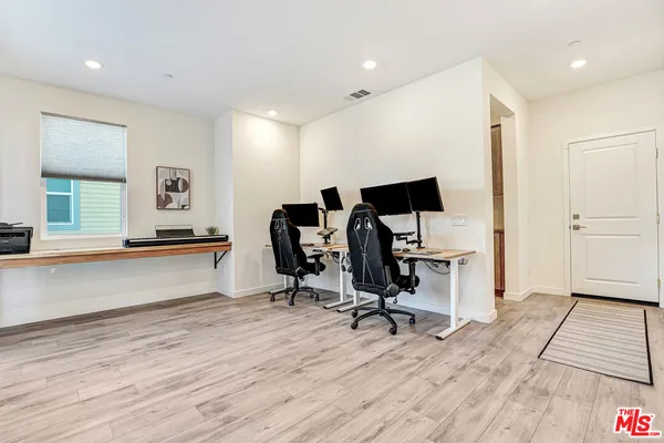 $679,000 | 27566 Manzanita Way, Valencia, CA 91381