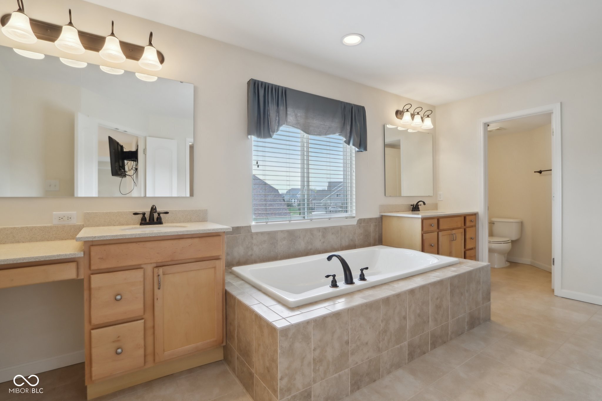 3892 Pelham Road Carmel, IN 46074 - Photo 28 of 62 Gallery Image 28
