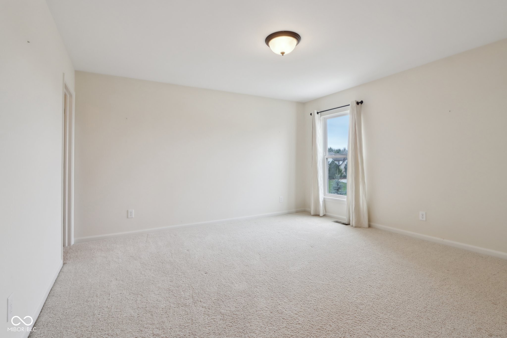 3892 Pelham Road Carmel, IN 46074 - Photo 36 of 62 Gallery Image 36