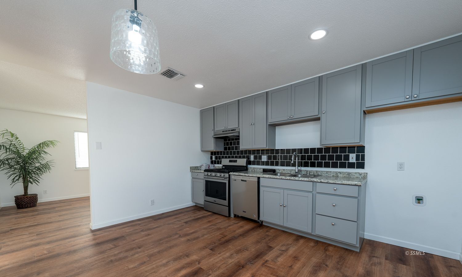 920 South Farragut Street Ridgecrest, CA 93555 - Photo 5 of 19 Gallery Image 5