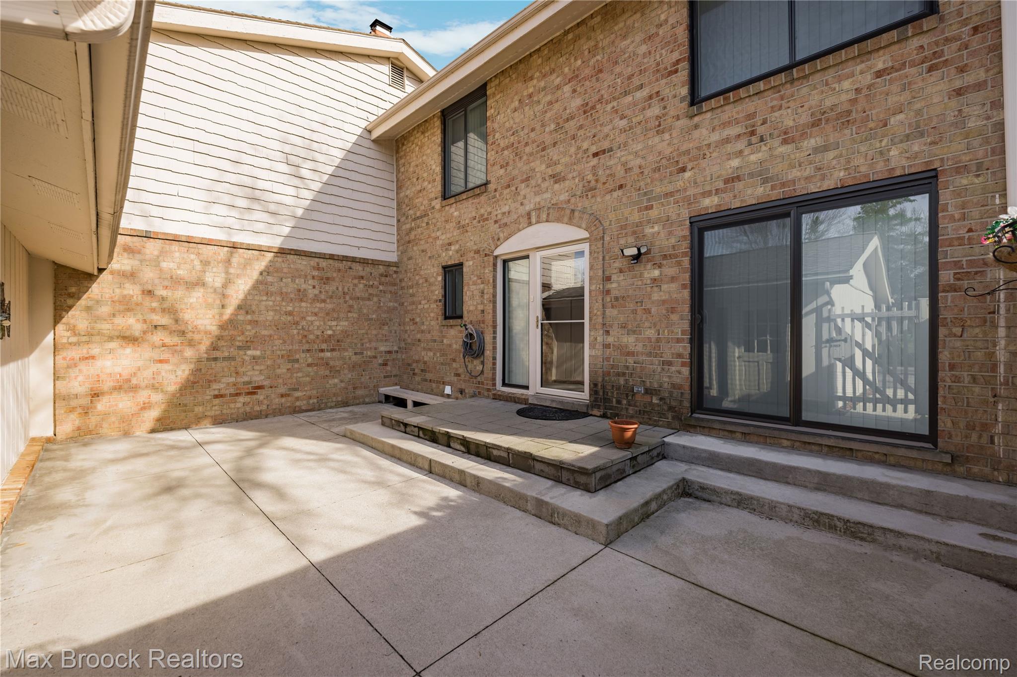 7451 Pebble Point West Bloomfield, MI 48322 - Photo 39 of 50