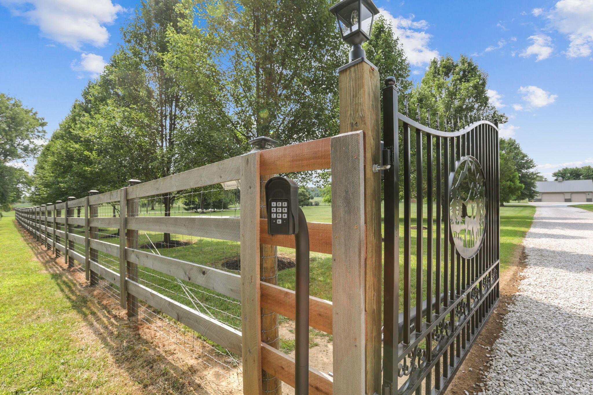 8885 Refugee Road Southwest Etna, OH 43062 - Photo 94 of 121 Fully Fenced In Yard