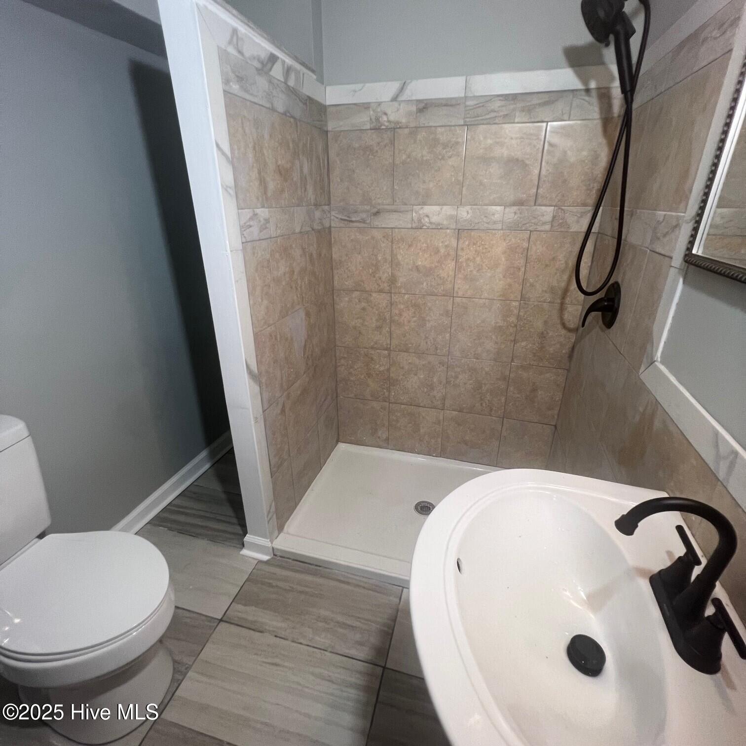 3651 Gallberry Road Washington, NC 27889 - Photo 5 of 13 Bathroom 1 - 7-17-24 - 3651 Galberry Rd