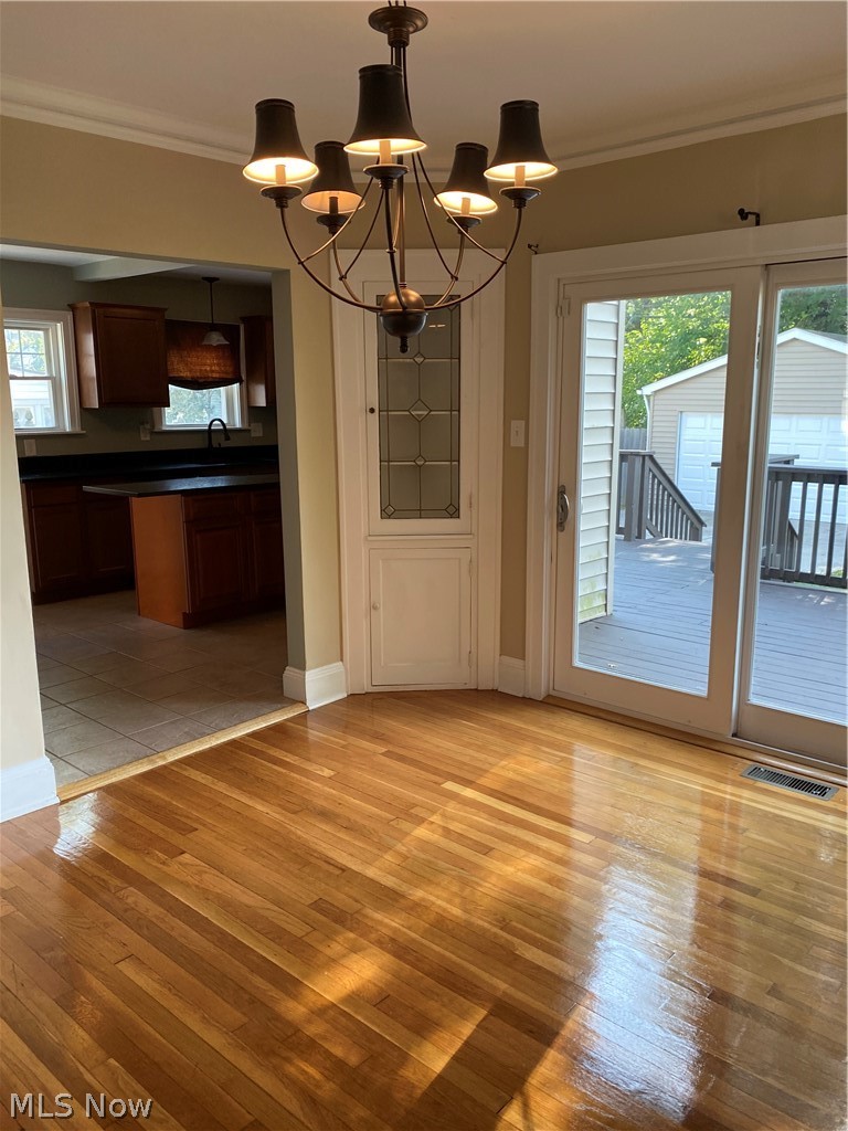 1212 Avondale Road Cleveland, OH 44121 - Photo 4 of 23 Gallery Image 4