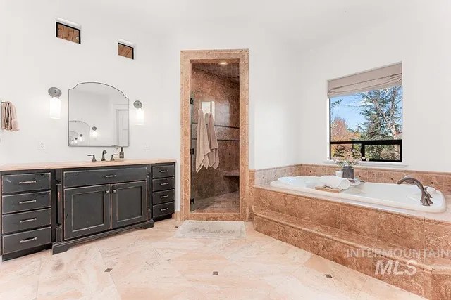 $1,934,900 | 1222 South Lake Pointe Way, Eagle, ID 83616