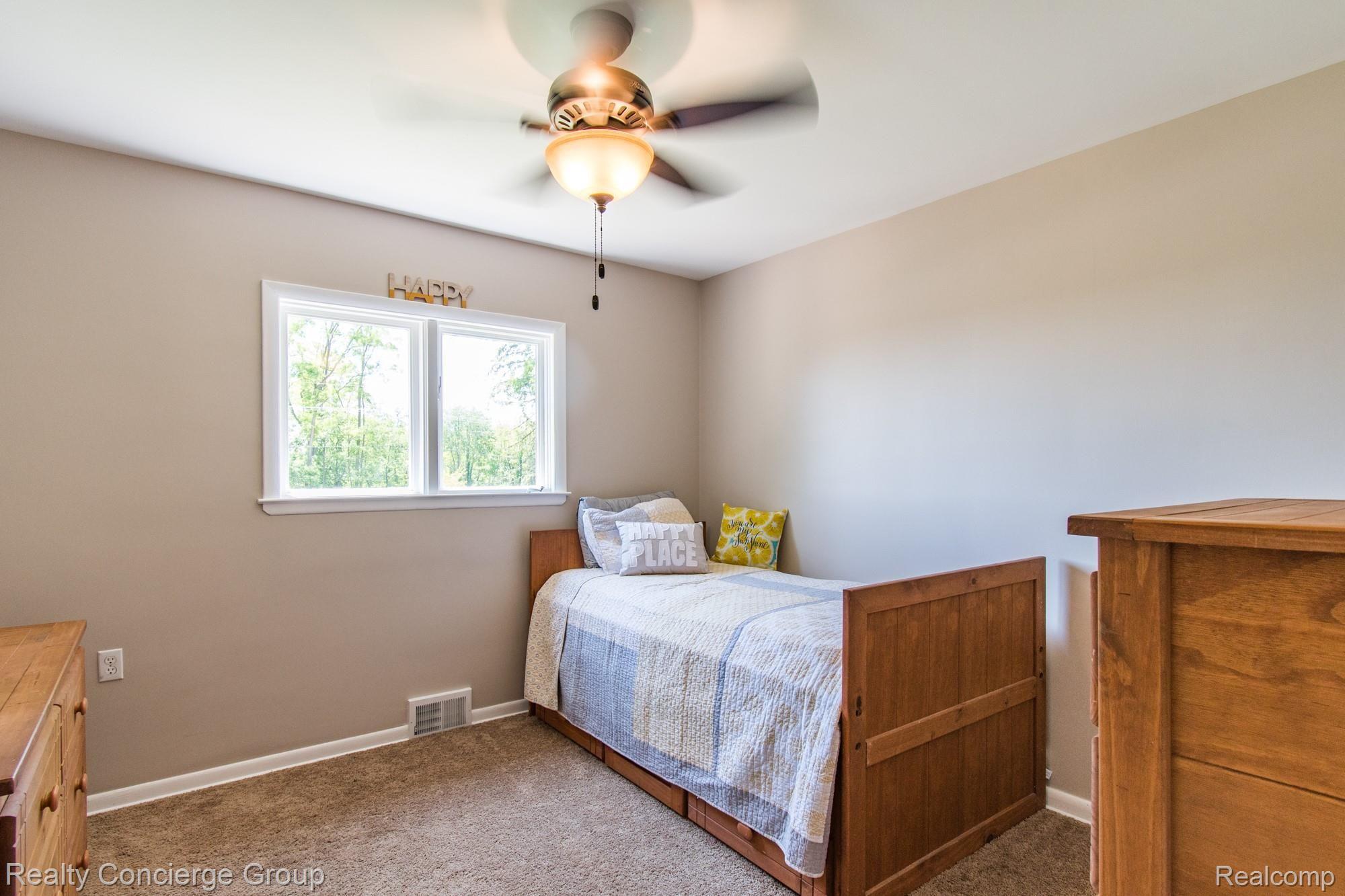 7503 Challis Road Brighton, MI 48116 - Photo 9 of 27 1st bedroom
