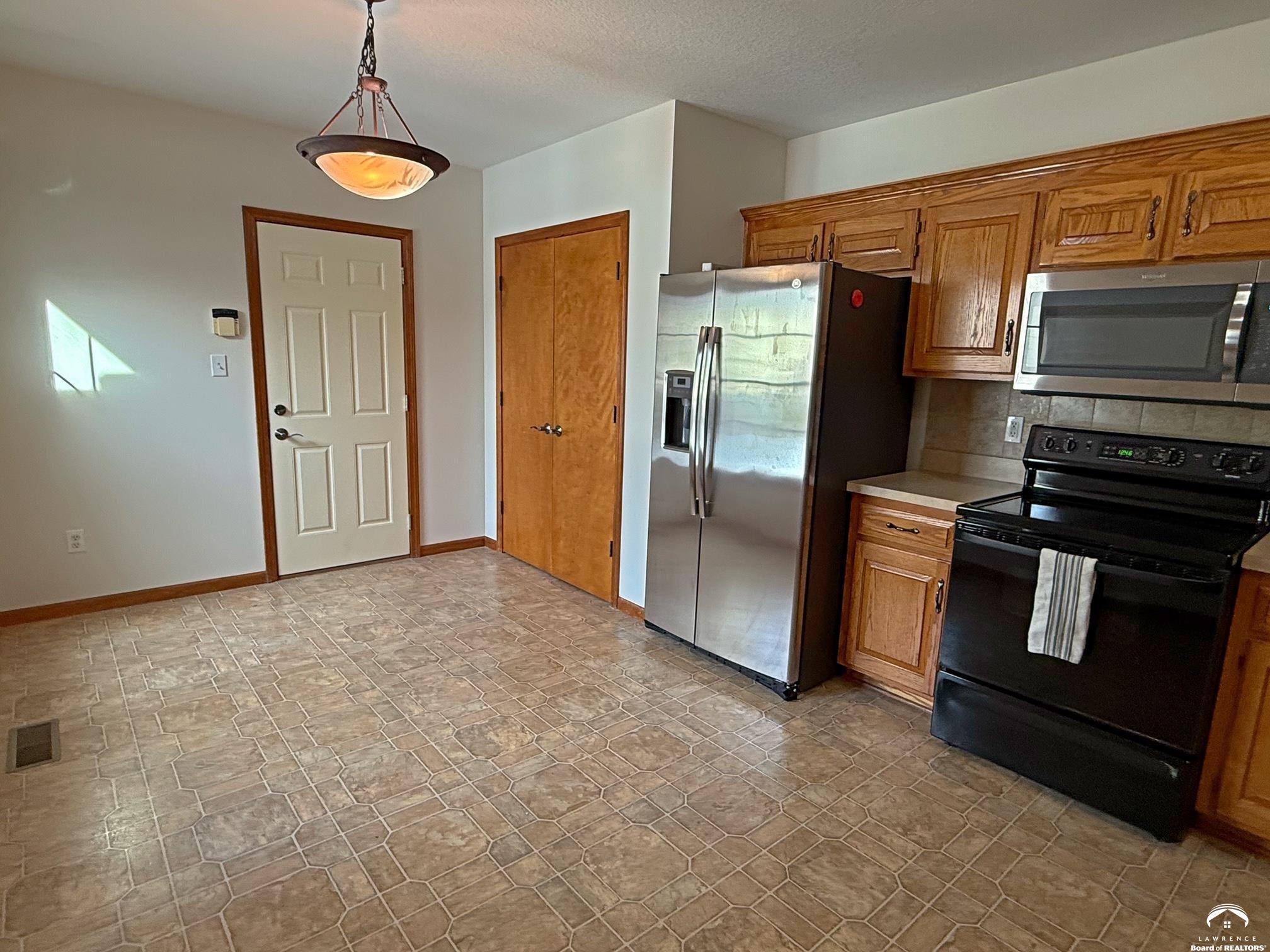 3503 Firefly Court Lawrence, KS 66049 - Photo 5 of 26