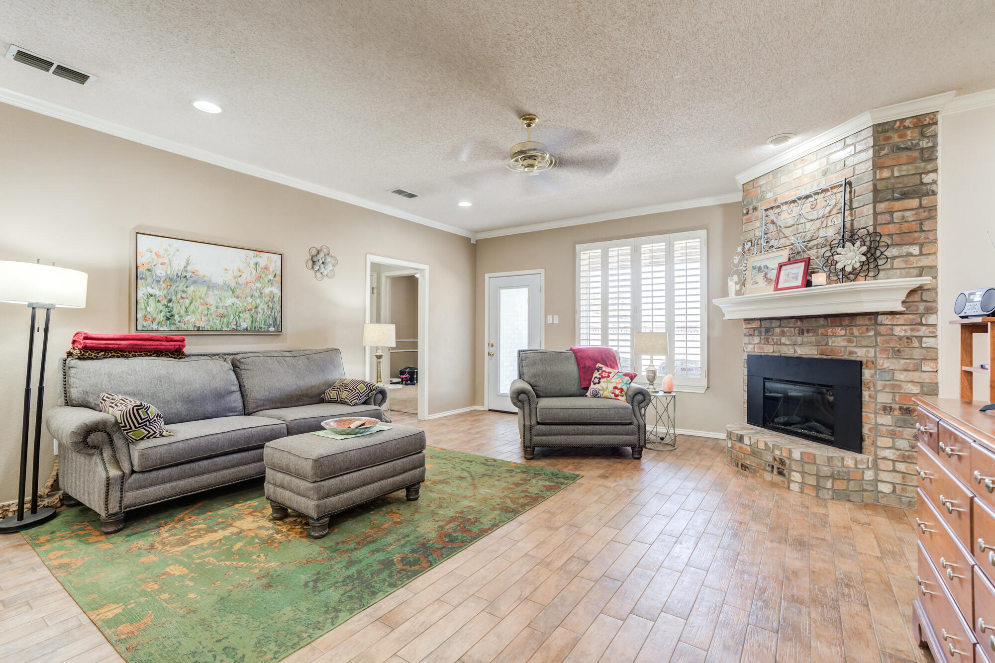 6310 8th Street Lubbock, TX 79416 - Photo 19 of 45 Large Central Living Area