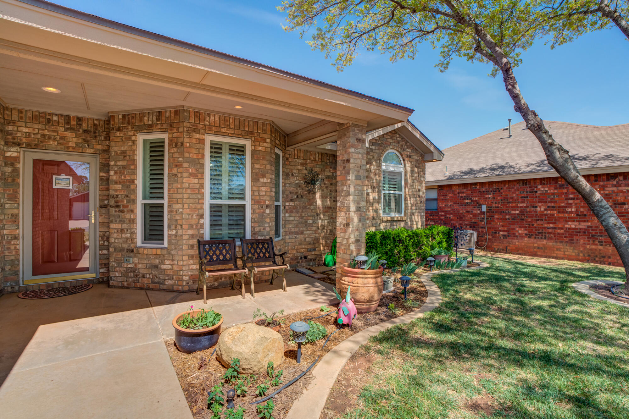 6310 8th Street Lubbock, TX 79416 - Photo 6 of 45 This shaded OaSiS is sure to please!