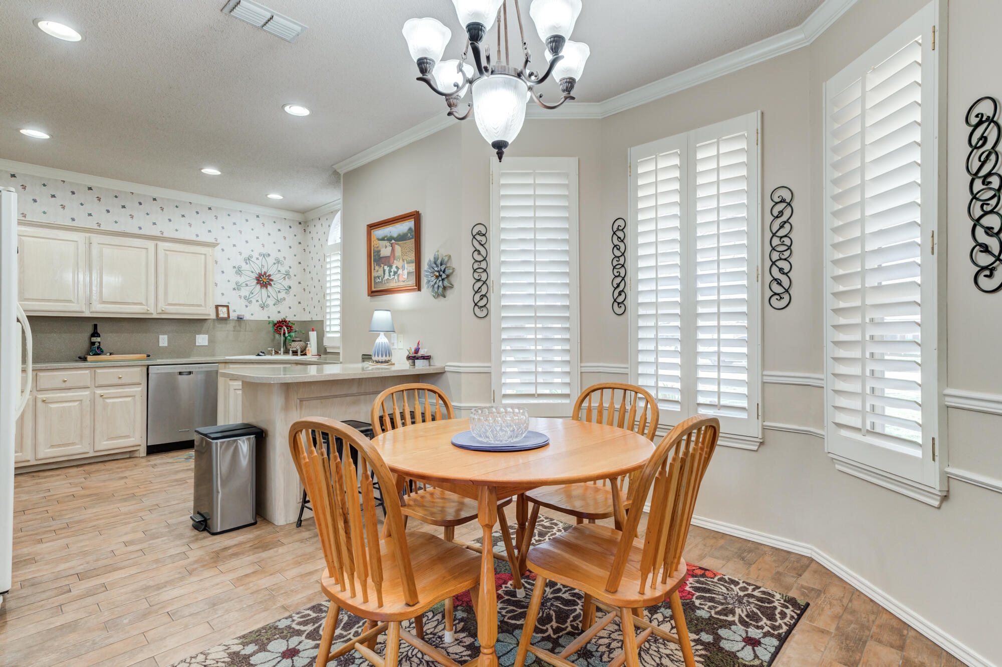 6310 8th Street Lubbock, TX 79416 - Photo 8 of 45 Bay Window Dining adds Depth