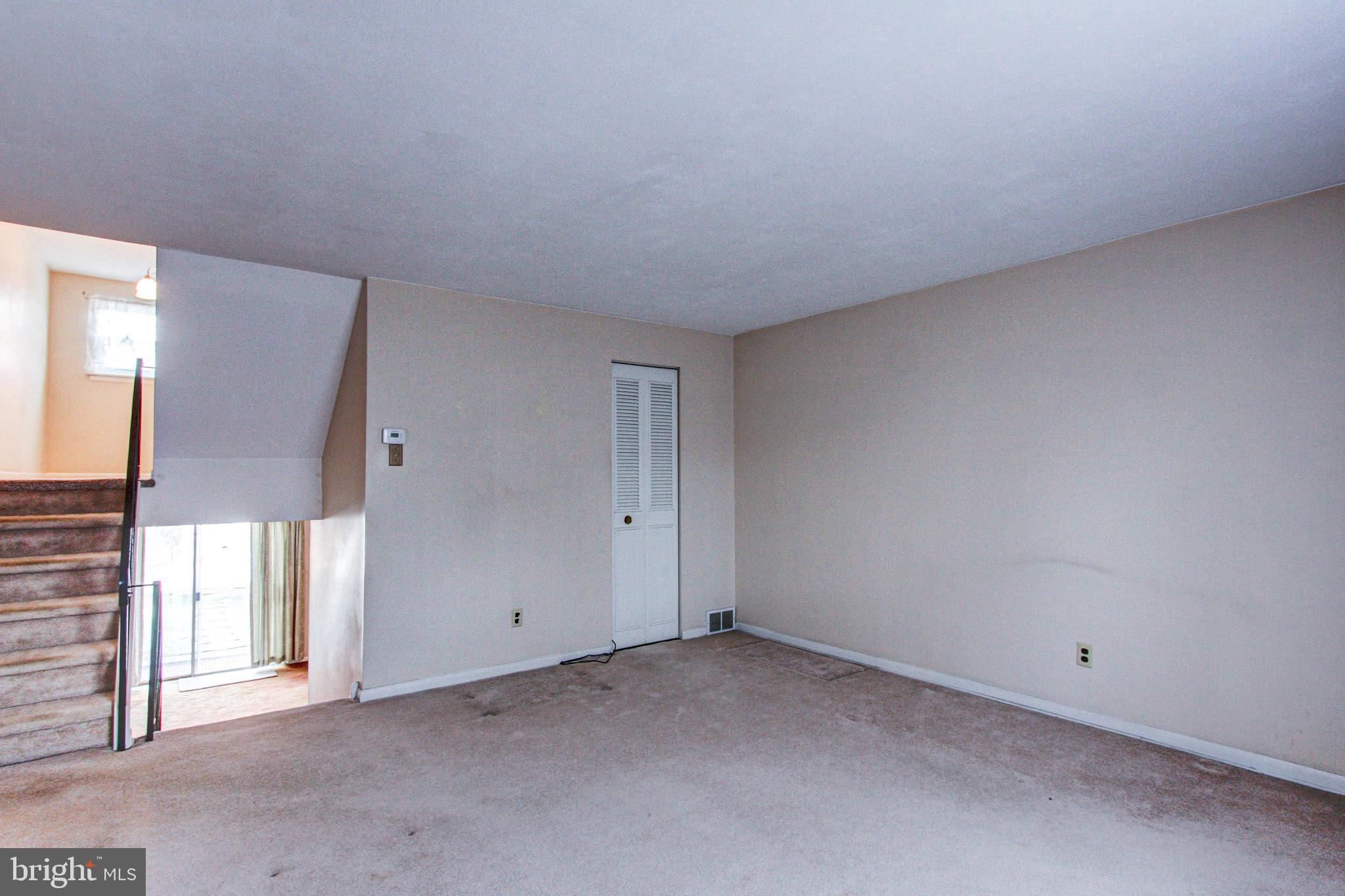871 Andover Road Lansdale, PA 19446 - Photo 5 of 35 Living Room