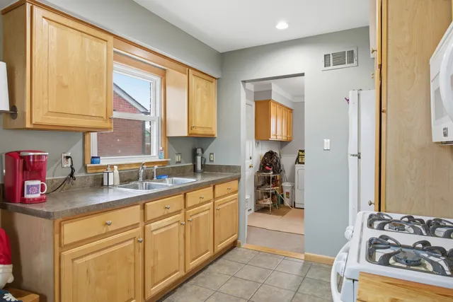 $189,900 | 7324 McKinley, Center Line, MI 48015