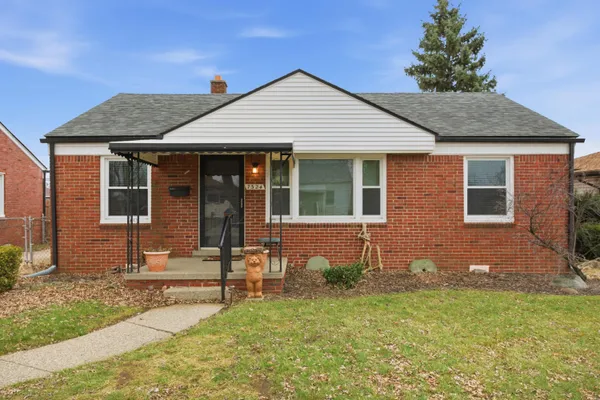 $179,900 | 7324 McKinley, Center Line, MI 48015