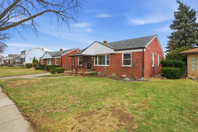 $189,900 | 7324 McKinley, Center Line, MI 48015